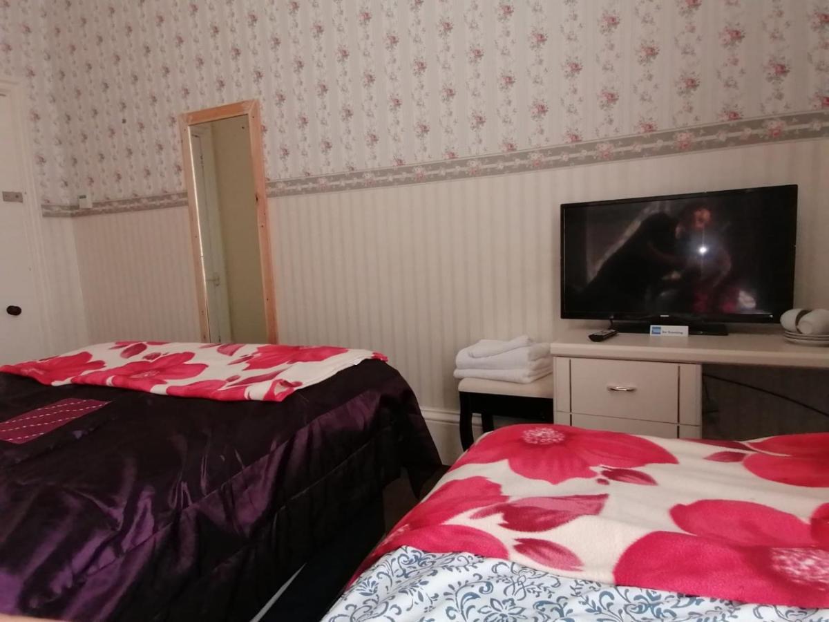 Overton Villa Hotel ランディドノー エクステリア 写真