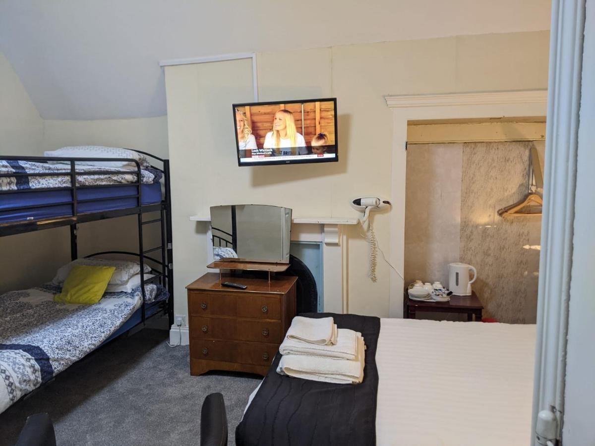 Overton Villa Hotel ランディドノー エクステリア 写真