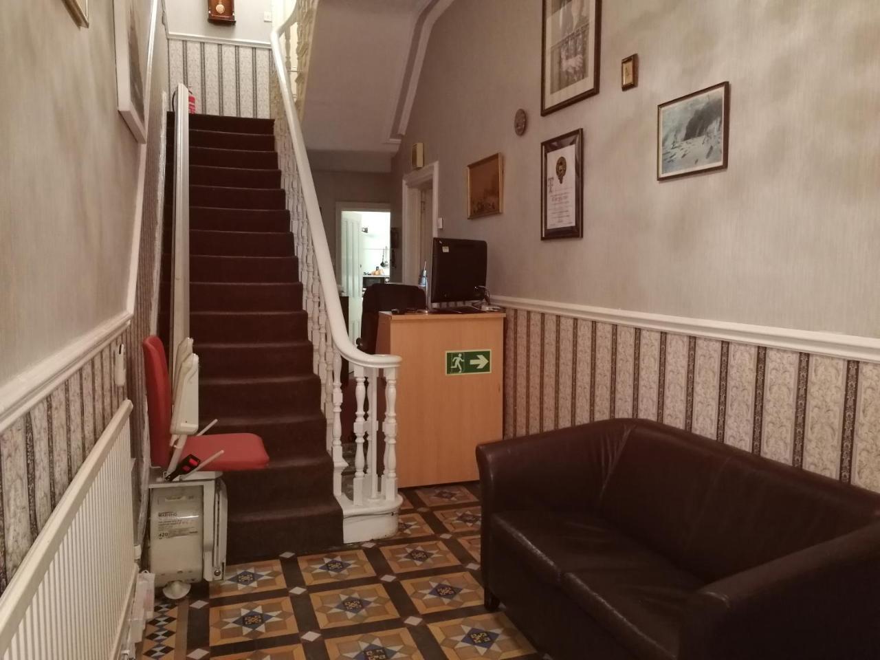Overton Villa Hotel ランディドノー エクステリア 写真